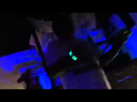 Zorro bailando reggae music!!!