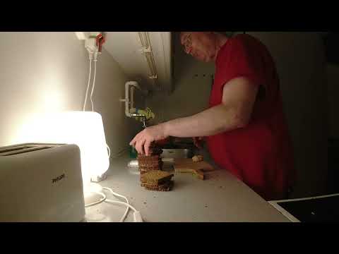 MongoTV_12476 - Pakker BILLIGT FRISK BRØD Fra LIDL i Fryser Sent SØNDAG AFTEN Sommer 2023