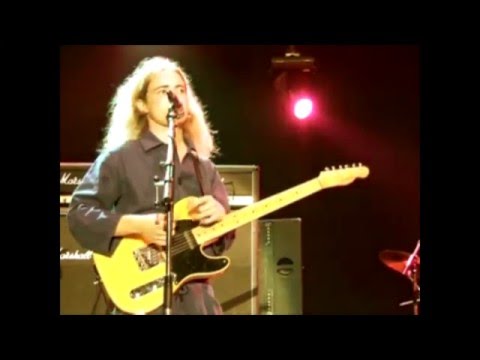 17. Chiki Liki Tu-a - Poďme všetci - Live at Hodokvas Pezinok (19.8.2006)