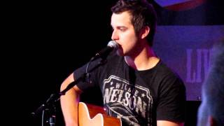 Easton Corbin--I Can&#39;t Love You Back acoustic performance