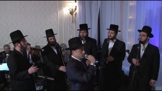 משה מנדלוביץ ומקהלת שירה "מי אדיר" הפקה של אהרון טייטלבוים