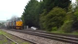 preview picture of video '37608 & 37423 BLAST there way through Ashchurch on the Bridgewater-Crewe Flasks'
