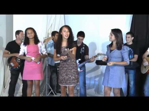 TRIO FAMILY - Clipe Novo Canto