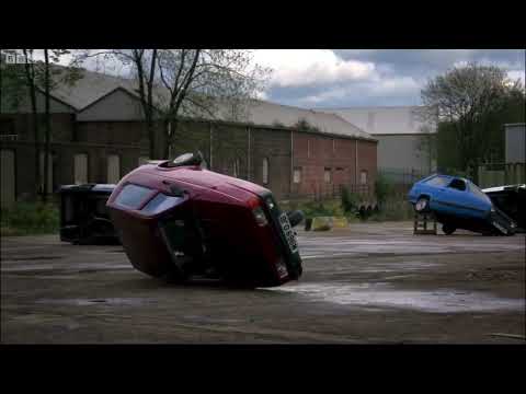 40 Seconds of Jeremy Clarkson rolling a Reliant Robin