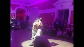 Video thumbnail for Martin Vicente y Ayelen Urrutìa - Viviani - Gente de Tango