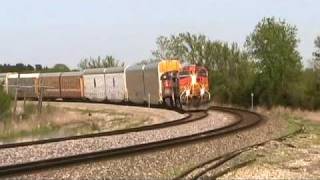 preview picture of video 'BNSF Emporia sub at Neosho Rapids KS 5-2-08 pt1'