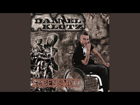 Faust durch die Wand