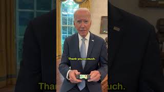 Download lagu Giving President Biden a disposable camera #lifeonfilm #disposablecamera mp3 Download lagu Giving President Biden a disposable camera #lifeonfilm #disposablecamera mp3