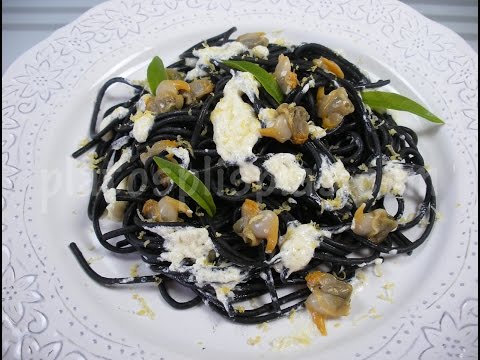 Pasta con berberechos al limón
