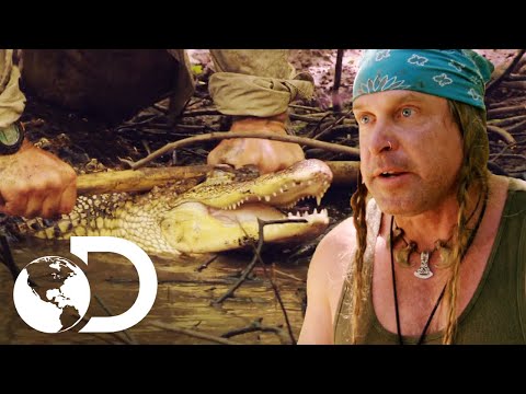 Does Dave really need to kill this crocodile? | Challenge x 2 | Discovery Latin America