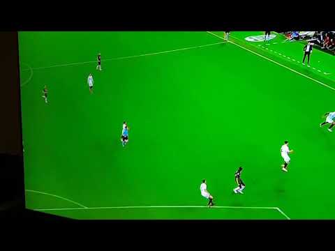 Acción roja a Cristiano contra él valencia!! Se va llorando del campo