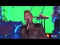 Miley Cyrus sings «Younger Now» at IHeartRadio ( 23 sep 2017)