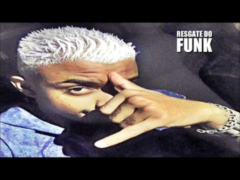 MC TH - Bandido não dança, Bandido balança Part. MC Flavinho (DJ Carlinhos da sr)