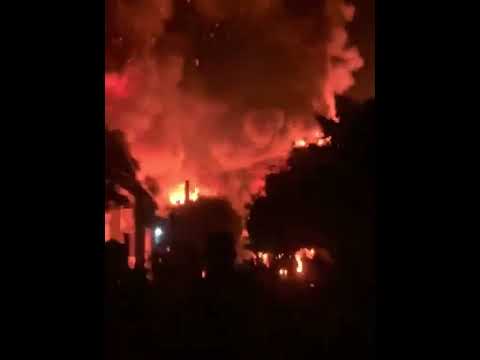 Incendio de camión cisterna arrasó varias viviendas #reels #viral #shortvideo #shorts