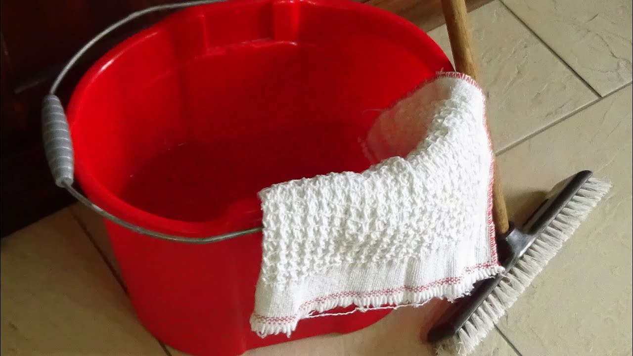 Pavimenti sempre perfetti passando lo straccio nel modo corretto.