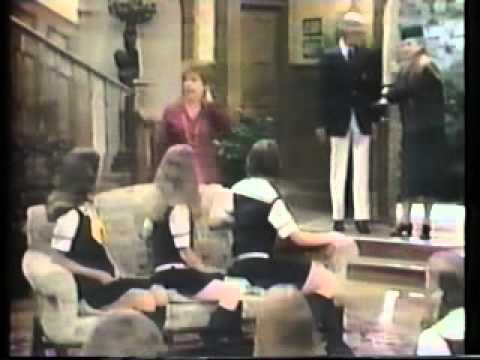 Dorothy Loudon sings Hard Hearted Hannah