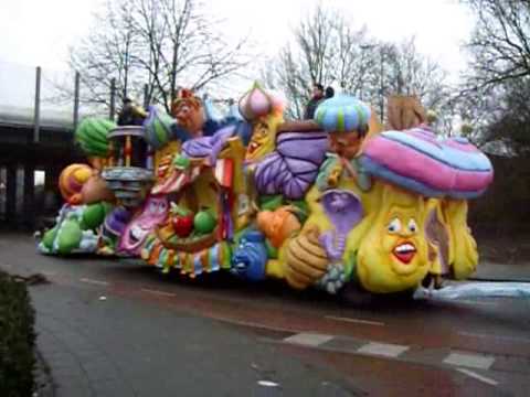 Cv de Kloempestoempers op weg naar het Bachplein...