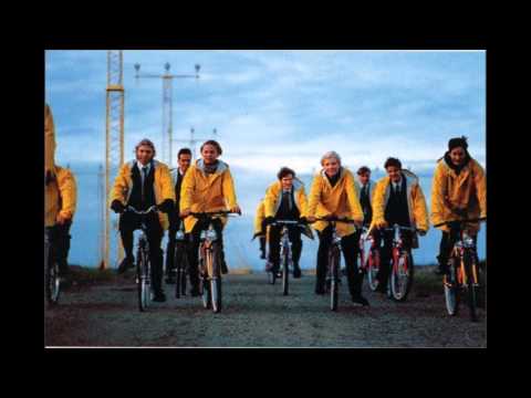 download lagu mp3 mp4 Min Suojelen Sinua Kaikelta Sanat, download lagu Min Suojelen Sinua Kaikelta Sanat gratis, unduh video klip Min Suojelen Sinua Kaikelta Sanat