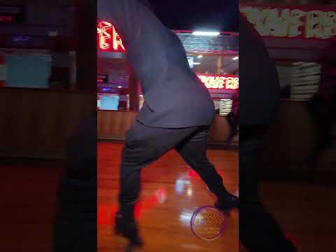 Every move is ART! 🎨🛼 #rollerskating #creative @sk8.ne