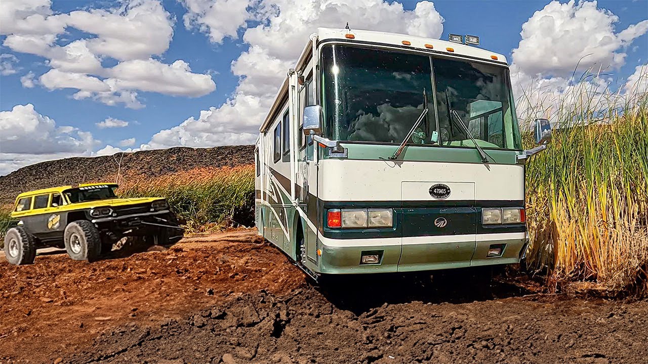 Owner Drives RV Into Mud and Calls Experts To Get It Out, It'll Never ...