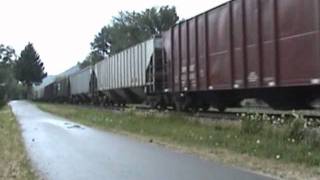 preview picture of video 'BNSF 8614 3003 3032 767 7-06-02 De Soto, WI'