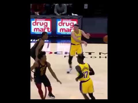 LeBron James makes a Logo Three and drops 46 points / cavaliers vs lakers