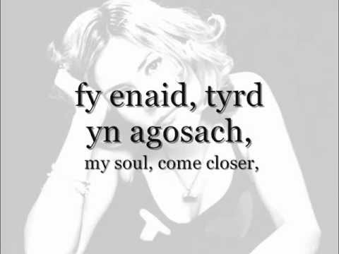 Y Corryn a'r Pry - Cerys Matthews (geiriau / lyrics)