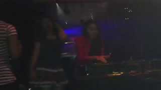 Download lagu DJ Artis PUTIK GO MOON / PUTIK SEKAR LANGIT Live at Marimba Discotheque mp3