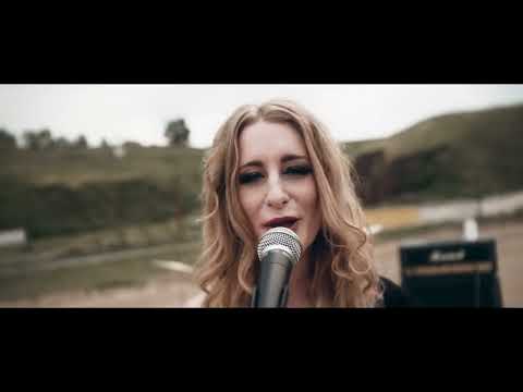 Sabina Křováková - Sabina Křováková - Večírek (official music video)