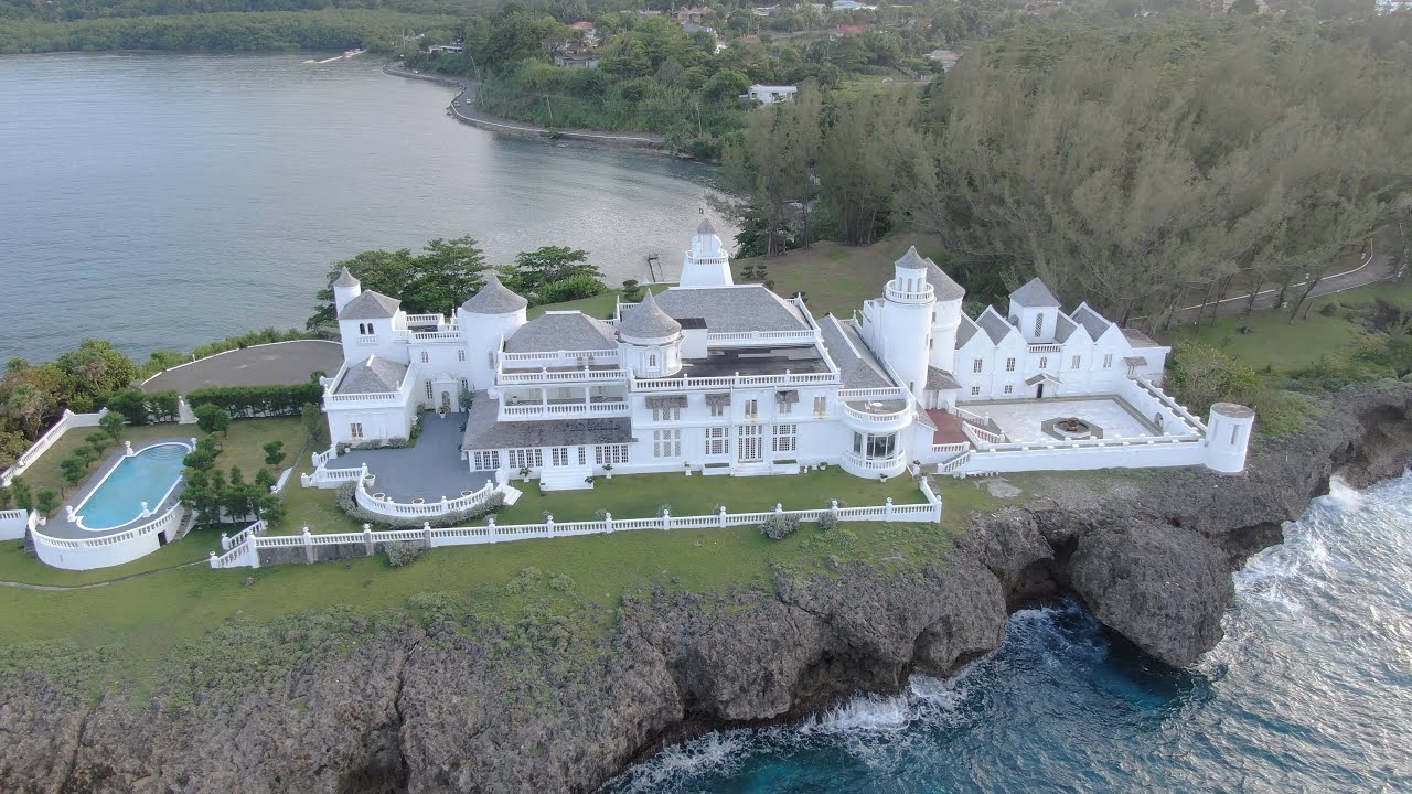 A Master Piece Of Historic Design That Sits On A Peninsula In Portland