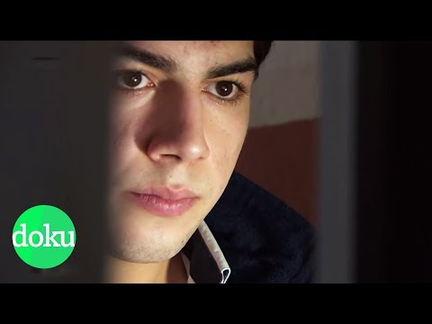 Schüler Nenad verklagt den Staat | WDR Doku