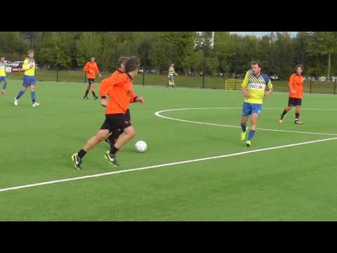 Opjestropdas.nl 8 okt 2016 VV De Meern 10 - OSM 75 7 com 2-0 Balletje gaat goed rond