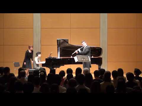 F. Poulenc: Sonata for flute and piano, FP 164. III. Presto giocoso