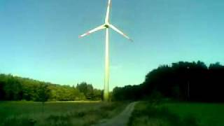 preview picture of video 'Windmolen Couvin (Greenelec)'