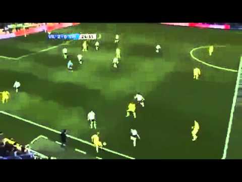 Um belo toque de bola!