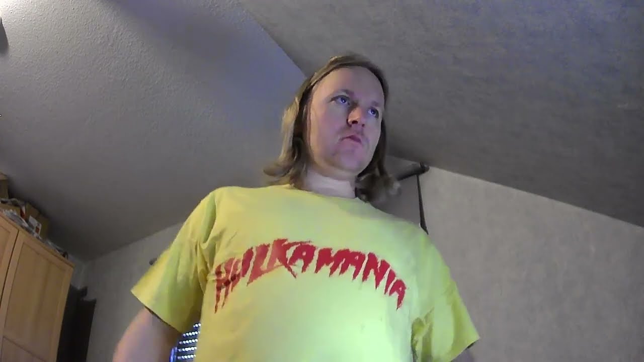 UNBOXING: WWE Hulk Hogan + Logo Hulkamania Yellow T-Shirt | WWE Shop | Fitting | Merchandise