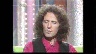 Gilbert O&#39;Sullivan weekly vol. 06 - Gilbert meets Bill Ramsey (1993) - Are you happy
