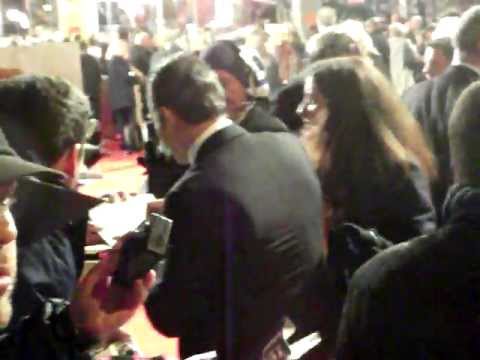 BAFTA 2012 (red carpet) - Jean Dujardin.AVI