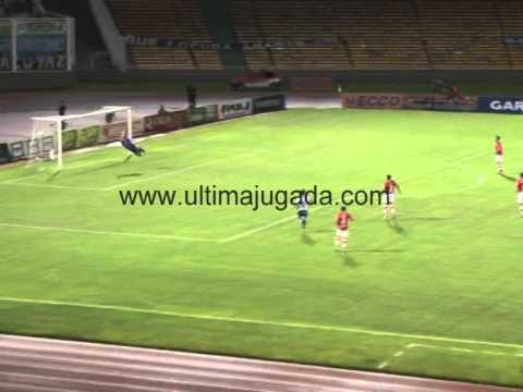 Gol de Gonzalo Klusener para poner a Talleres 1 a 0 sobre Unión.