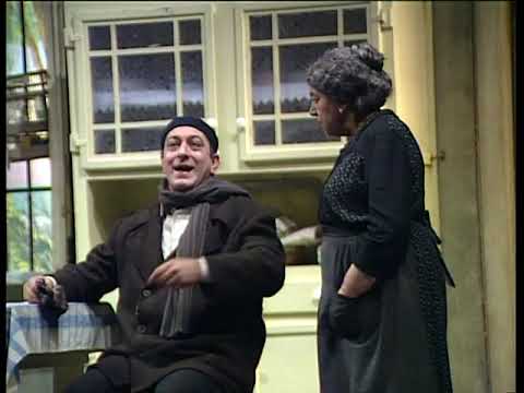 Aldo Giuffre' in Le Voci di dentro al Teatro Stabile di Potenza 