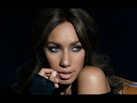 download lagu mp3 mp4 Is Leona Lewis Black Or White, download lagu Is Leona Lewis Black Or White gratis, unduh video klip Is Leona Lewis Black Or White