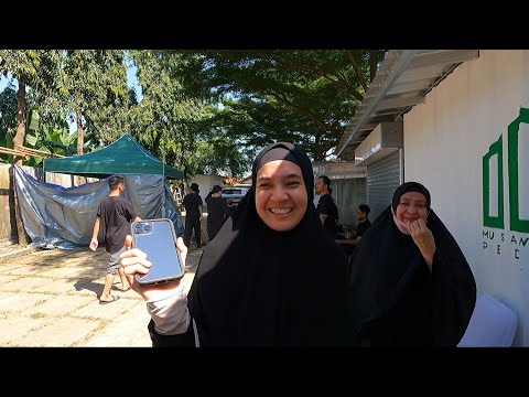 BUNDA DHINI SEDIH LIHAT SAPI QURBAN DI POTONG