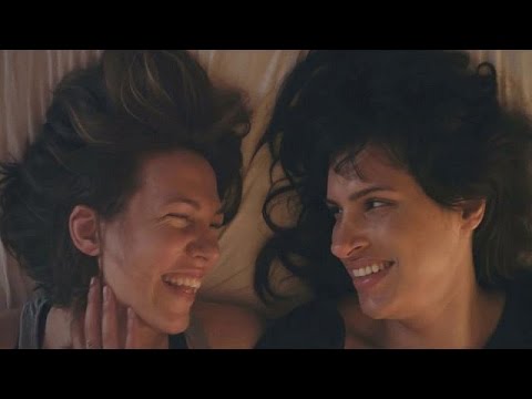 Biszex-kódex: Desiree Akhavan nem viccel, hanem megnevettet - cinema