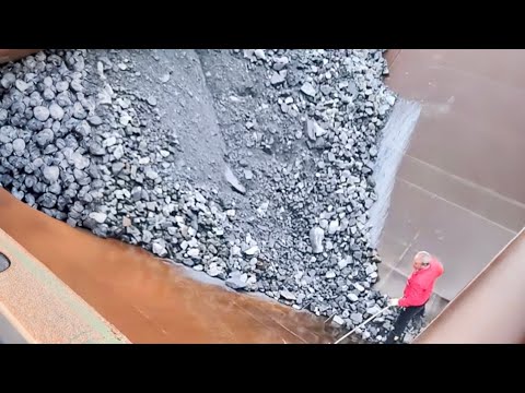 Barge unloading 3600 tons of coal - Part 2 - smooth flow - Vlog of work on the barge