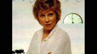 • Anne Murray • The French Waltz / Moon Over Brooklyn • [1980] • &quot;Somebody´s Waiting&quot; •