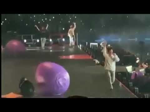 Jungkook with the purple ball 😂 l PTD concert l 211127