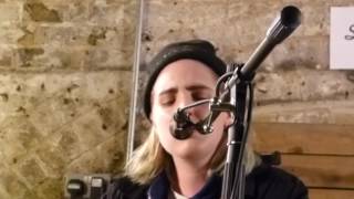 Shura - What's It Gonna Be (Acoustic) (HD) - Motel Studios - 21.06.16