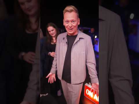 Video Thumbnail: Knossi stellt sein Team vor! 😍 #Supertalent