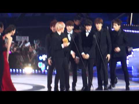 [Fancam] 131122 MAMA Mnet Asian Music awards --- INFINITE. Sony MDR Worldwide Performance award