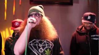 Kitchen Sessions: Rittz spits a verse from the SMKA cypher